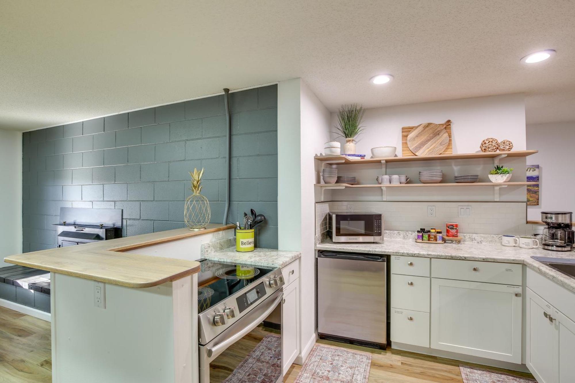 Rapid City Apartment With Mountain Views! Exterior photo
